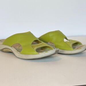 Merrill Palmetto Sandals in Lime Green 
Size 8